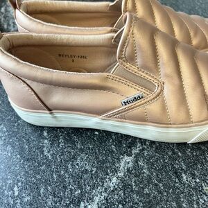 Mudd Quilted Slip-On Sneakers in Metallic Rose